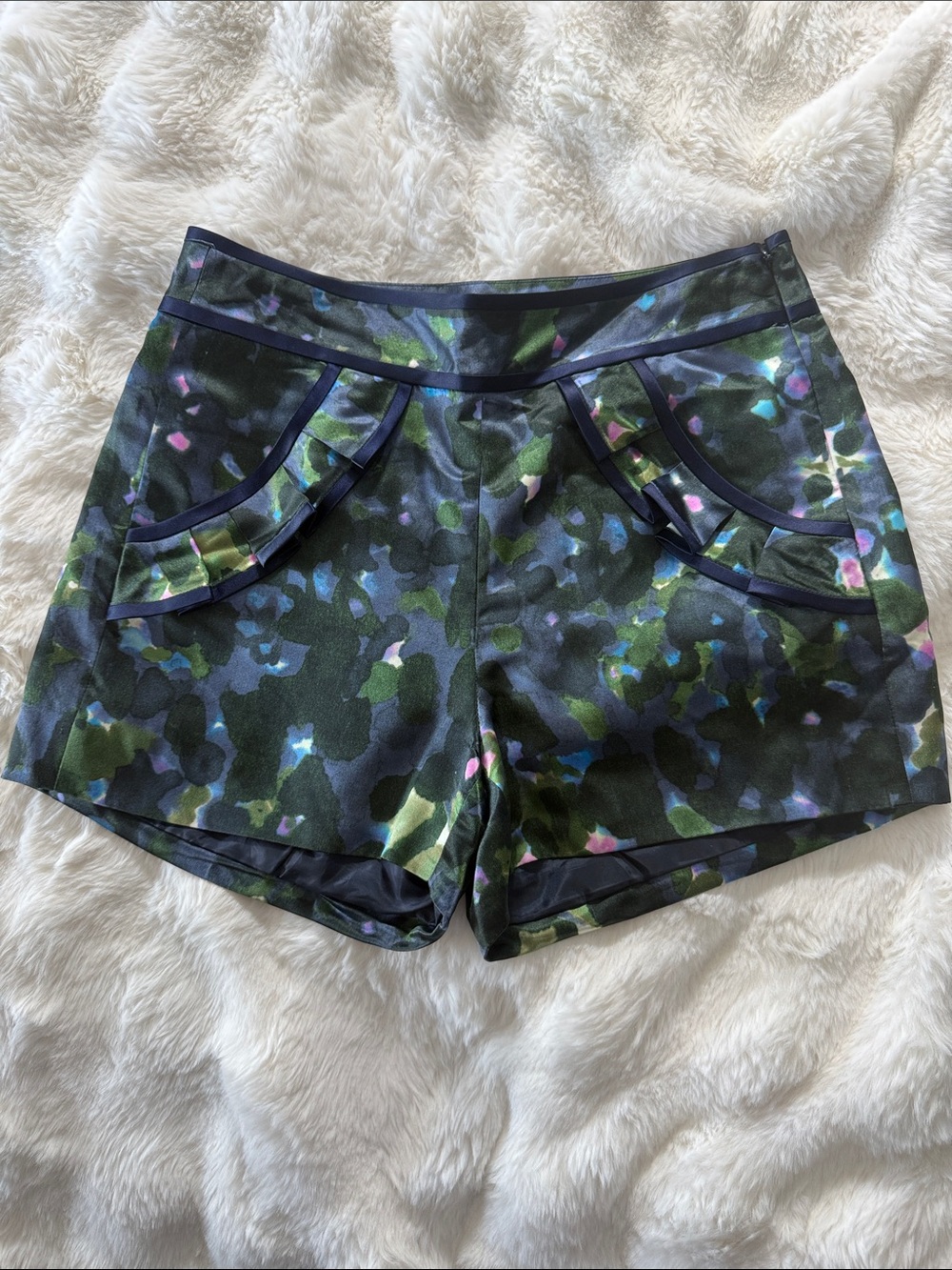 J Crew Collection 100% Silk Watercolor Floral Shorts Ruffle Pockets Size 2